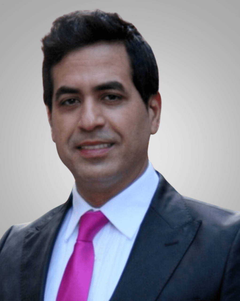 Simo — Stylist & Colorist at Warren Tricomi. Specializes in stylist & colorist