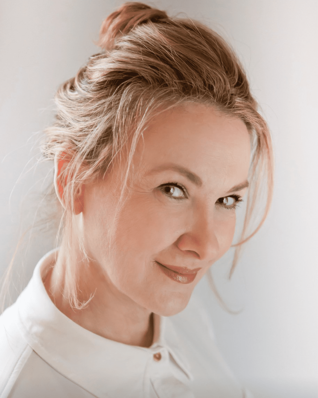 Angela — Brow Artist at Warren Tricomi. Specializes in brow & makeup