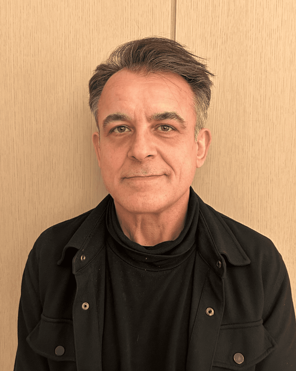 Oz — Stylist at Warren Tricomi. Specializes in stylist