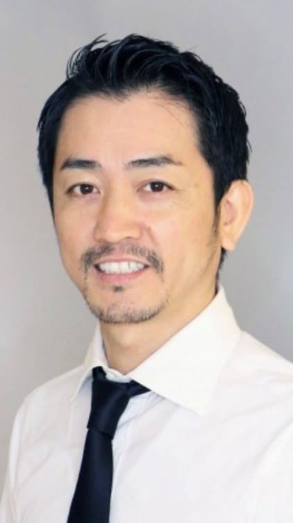 Hiro — Stylist at Warren Tricomi. Specializes in stylist